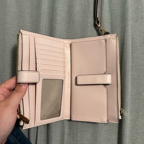 Michael Kors Double Zip Wallet Wristlet
Brown/Light Pink - Picture 1 of 3